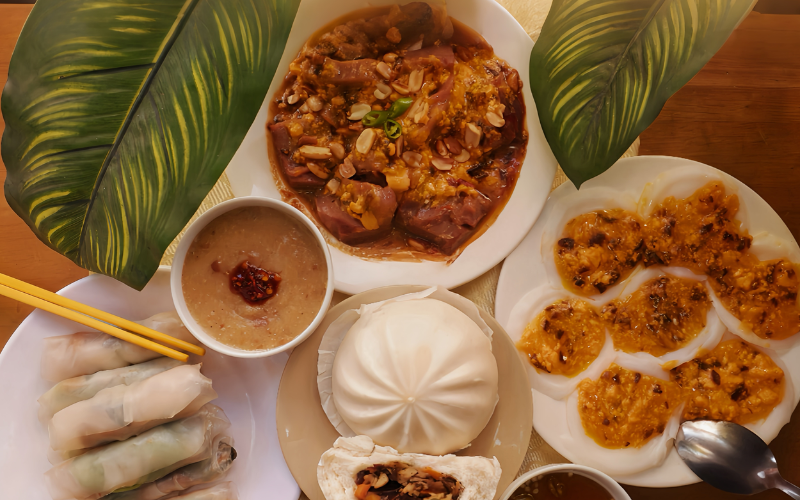 Bữa chay ngày rằm tại quán chay Thúy